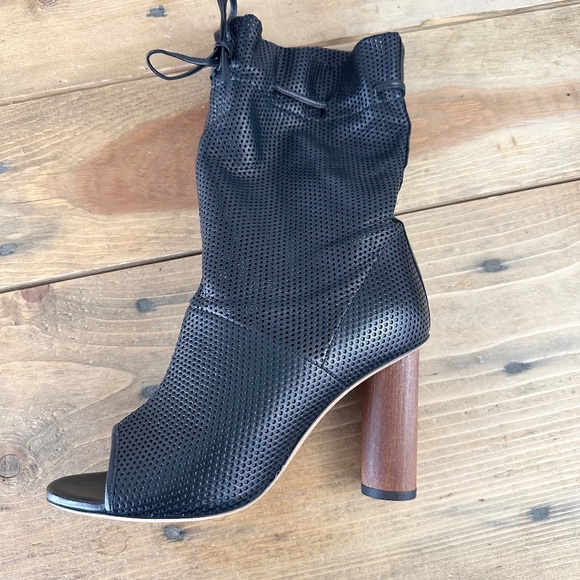 IRO Paris Dairel Perforated Leather Ankle bBoots Black NIB 38/7.5 Open Toe - Picture 9 of 11